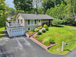 104 Woodland Dr, Barre, VT 05641