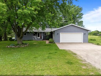 N5495 Spring Creek Rd, Manawa, WI 54949