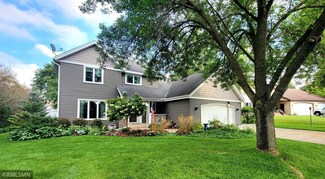 1095 Bluff Pointe Dr, Chaska, MN 55318