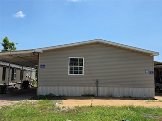 4702 18th St, Bacliff, TX 77518