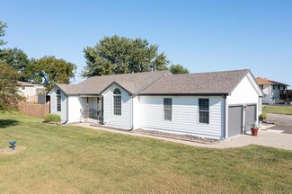 15969 152nd St, Bonner Springs, KS 66012