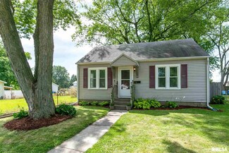 940 28th St, Bettendorf, IA 52722