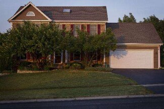 906 Lund Ln, Batavia, IL 60510