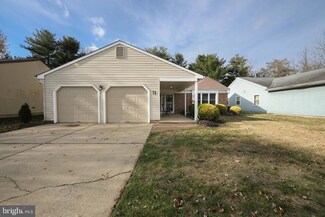 11 Gardenia Ct, Mount Laurel, NJ 08054
