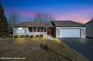 1015 Birch St, Dallas, PA 18612