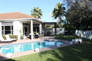 2524 Bay Pointe Ct, Weston, FL 33327