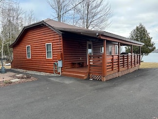 28 Valentine Ln, Dexter, ME 04930