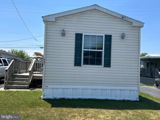 492 Brendon Dr, Leola, PA 17540