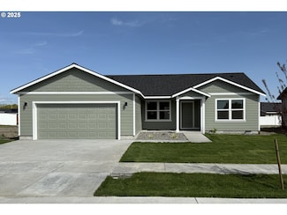 205 SW Goldfinch Ln, Boardman, OR 97818