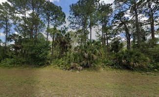 8057 Rolling Cir, Port Labelle, FL 33935
