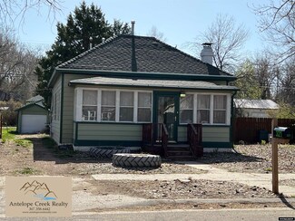321 S 3rd St, Douglas, WY 82633