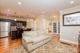 9 Lisbeth St Unit Rear, Lexington, MA 02421