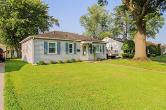 1380 Fleetwood Dr, Fremont, OH 43420