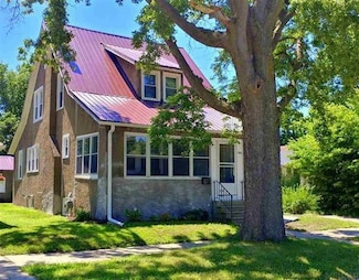 111 Kern St, Waterloo, IA 50703