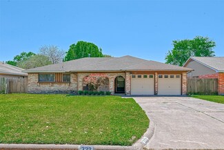 322 County Fair Dr, Houston, TX 77060