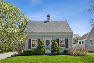 110 Portland St, Yarmouth, ME 04096