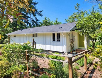 8716 SW 198th St, Vashon, WA 98070