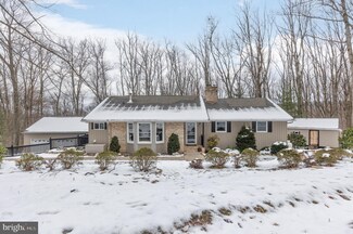 1240 Kuhn Rd, Boiling Springs, PA 17007