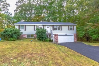 11 Perkins Rd, Londonderry, NH 03053