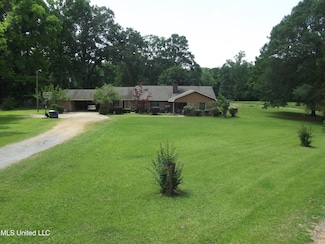 3 Jasper Dr, Natchez, MS 39120