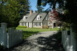 8050 NE 8th St, Medina, WA 98039