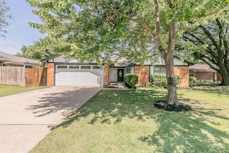 1914 Dartmouth Ct, Arlington, TX 76015