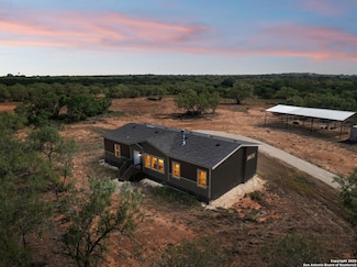 961 County Road 327, Pleasanton, TX 78064