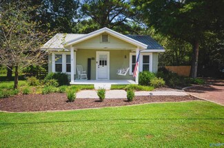 1316 Sparkman St NW, Hartselle, AL 35640