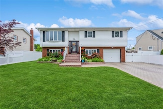 316 43rd St, Lindenhurst, NY 11757