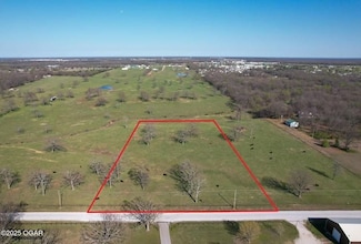 9 Kodiak Rd, Neosho, MO 64850