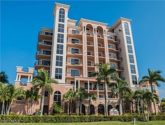 10620 Gulf Shore Dr Unit 602, Naples, FL 34108