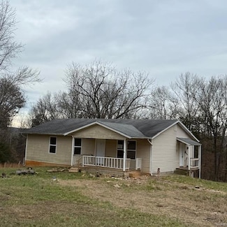 10429 Warden Rd, Cadet, MO 63630