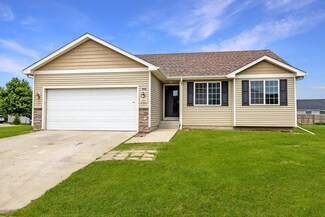 2402 E Porter Ave, Des Moines, IA 50320