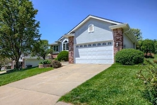 1112 Tower Ridge Dr, Council Bluffs, IA 51503