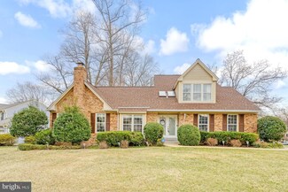 7927 Oak Hollow Ln, Fairfax Station, VA 22039