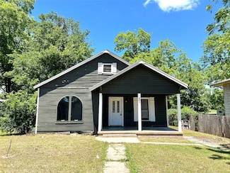 509 W Sears St, Denison, TX 75020