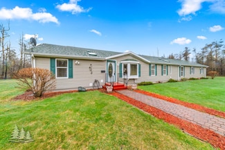 5335 Pinecrest Dr, Lewiston, MI 49756