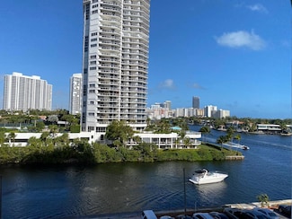 20515 E Country Club Dr Unit 649, Aventura, FL 33180