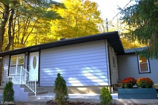 620 Hemlock Dr, Newton, NJ 07860