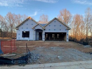 7569 Buckhaven Forest Dr, Kernersville, NC 27284