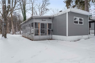 13 Starwood Dr, Rochester, NY 14625