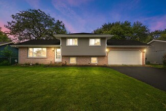 28W581 Donald Ave, West Chicago, IL 60185