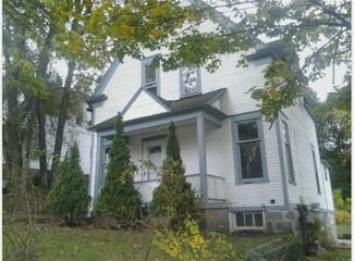 636 Curve St SW, Grand Rapids, MI 49503