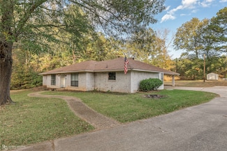 819 Mockingbird Ln, Plain Dealing, LA 71064