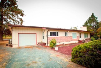 2001 Willow Ln, Grants Pass, OR 97527