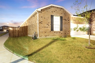 1104 Bluespire Dr, Fort Worth, TX 76131