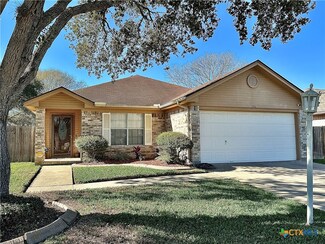 106 Palomino Ln, Victoria, TX 77904