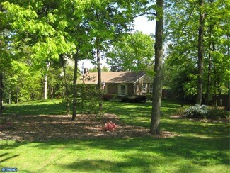 2714 Bittersweet Dr, Harleysville, PA 19438