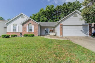 1733 Forest Trace Dr, O Fallon, MO 63368