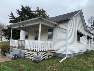20161 Staunton Rd, Staunton, IL 62088